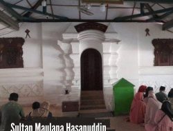 Ziarah ke Makam Sultan Maulana Hasanuddin di Banten