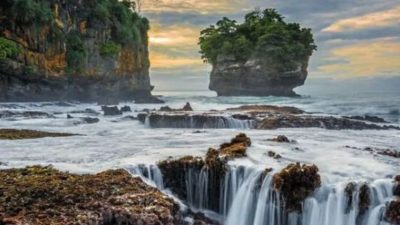 Pantai Sawarna Banten: Surga Tersembunyi di Selatan