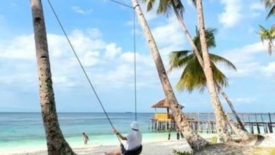 Pantai Kakayas di Banten