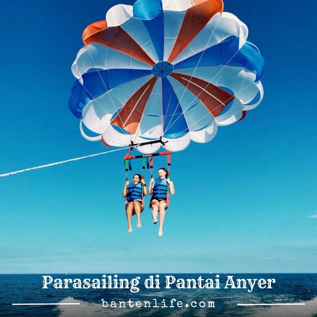 Parasailing di Pantai Anyer