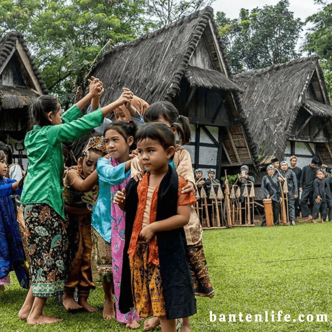 Pendidikan Tradisional Suku Baduy