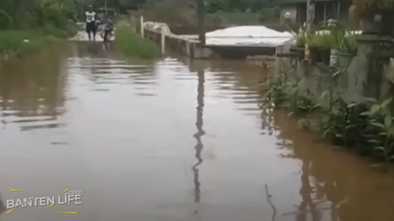 Curah Hujan Tinggi 4 Desa Diterjang Banjir dan Longsor di Serang Banten