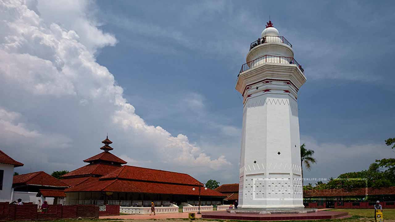 Masjid Tertua di Banten Sejarah dan Keunikannya Hingga Kini