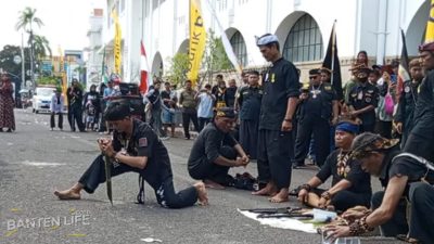 Seni Bela Diri Debus Banten Keindahan dan Tradisi Mendalam