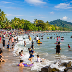 Wisata Anyer Banten Tetap Ramai
